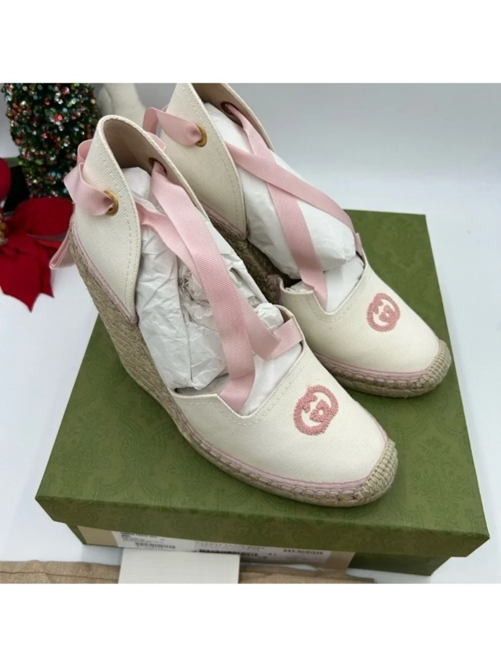 Women’s Gucci white/pink wedge ESPADRILLES size 41 made in Spain